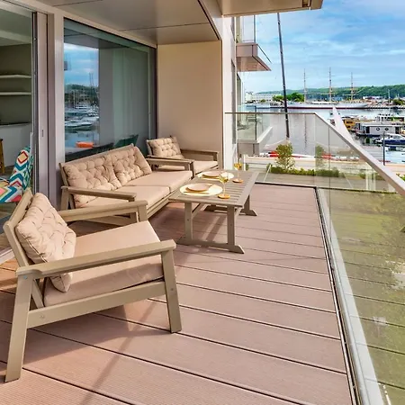 Yacht Park Marina By Amberblue Apartment Gdynia Exterior photo