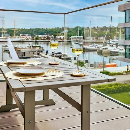 Yacht Park Marina By Amberblue Apartment Gdynia Exterior photo